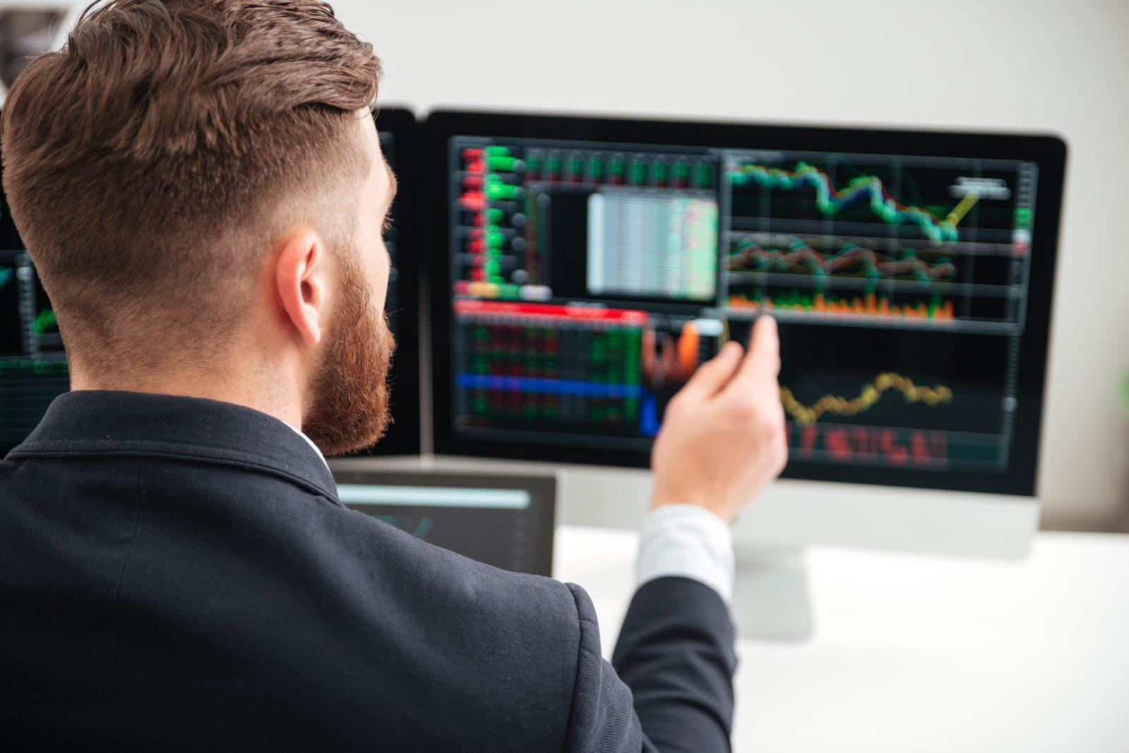 S&P 500 Climbs 0.39% as Global Markets Surge Forward